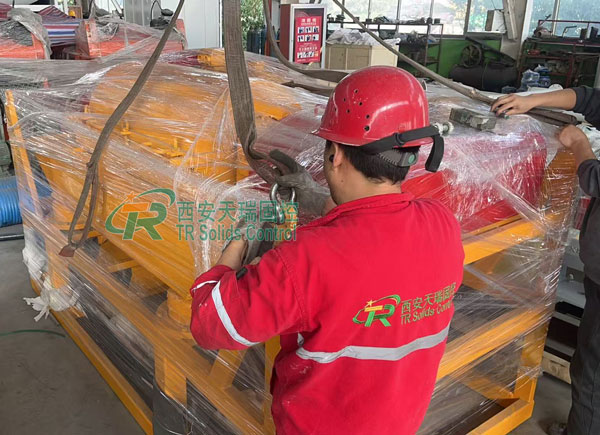 TR Solid Control's 450-type decanter centrifuge system has been shipped as a complete set, providing efficient operation.