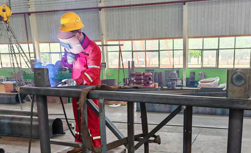 Welding shaker box.jpg