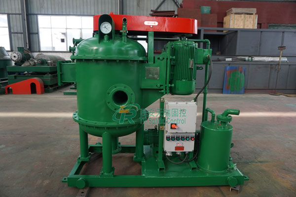 Vacuum degasser for mud separation and cleaning