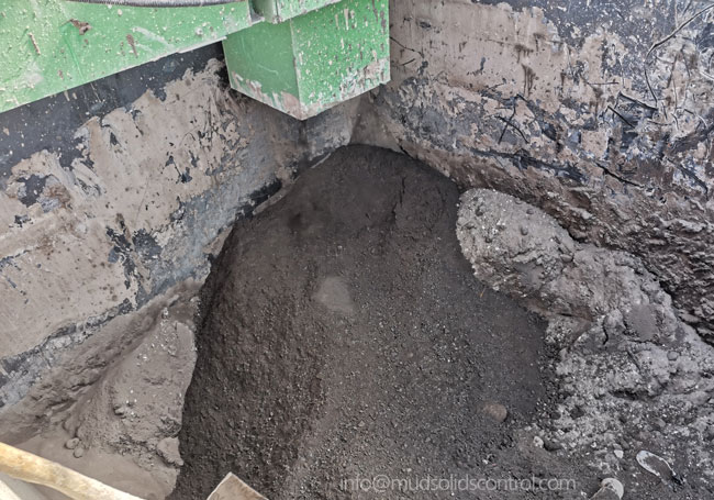 Solids control system on drilling site