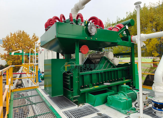 rig solids control unit with mud cleaner