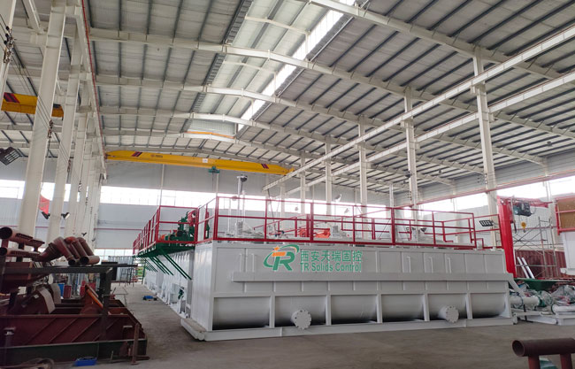 mud tank with shale shaker in solids control system