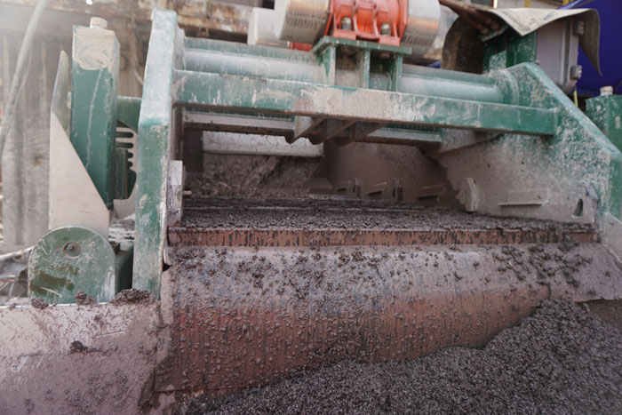 linear motion shale shaker used in drilling mud solids control linear motion shale shaker used in drilling mud solids control