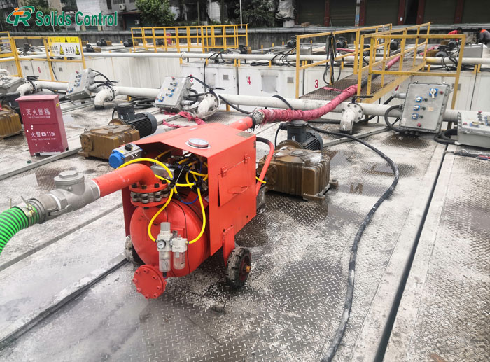 Solids vacuum pump for mud system Solids vacuum pump for mud system