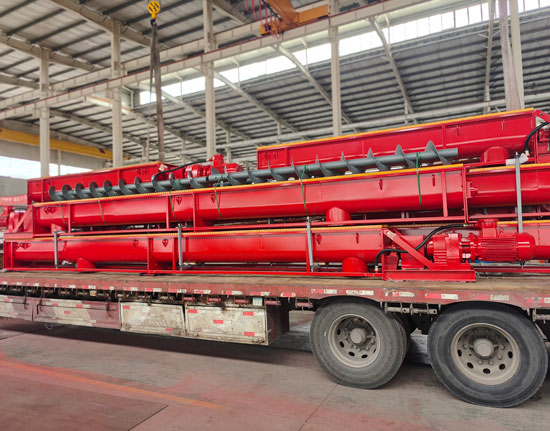 TR screw conveyor for oilfield drill cuttings