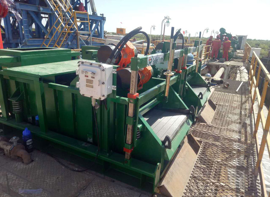 shale shaker removing drill cuttings from drilling mud shale shaker removing drill cuttings from drilling mud