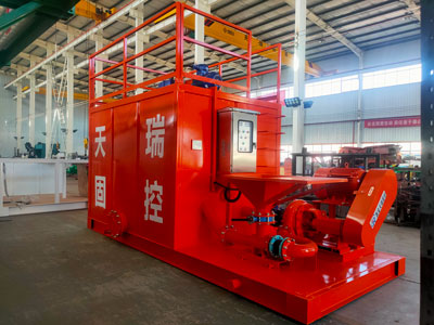 Mud preparation tank for drilliing